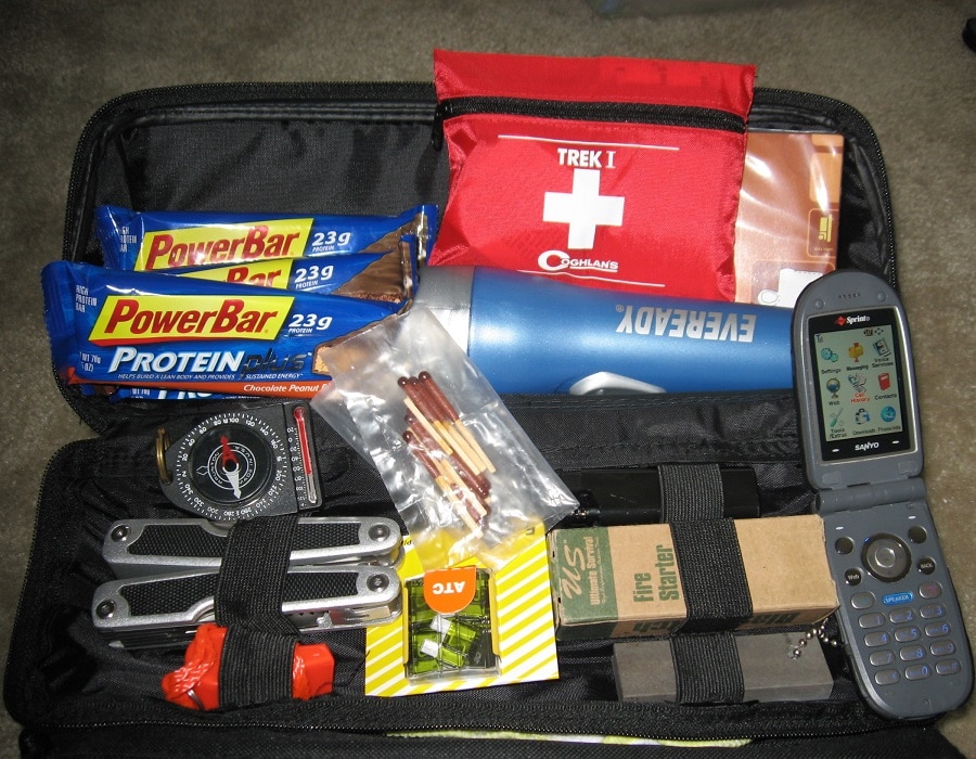 Car kit for safety and survival