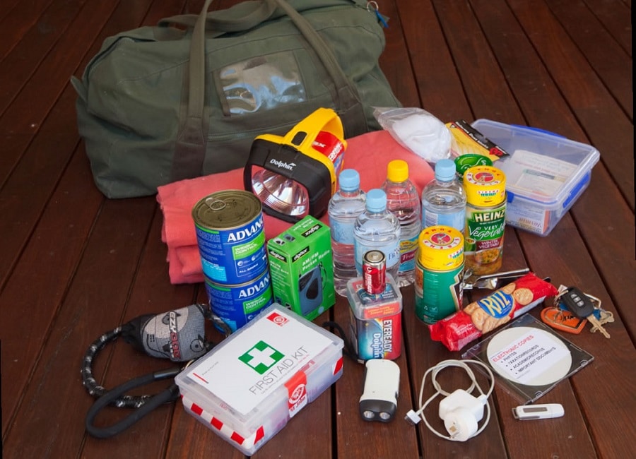 Survival kit for fires