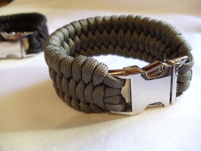How to Make Paracord Bracelet: Simple, Elegant And Surprisingly Useful