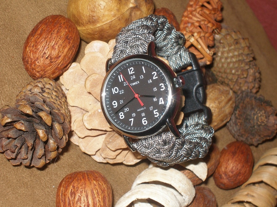 The paracord watch band