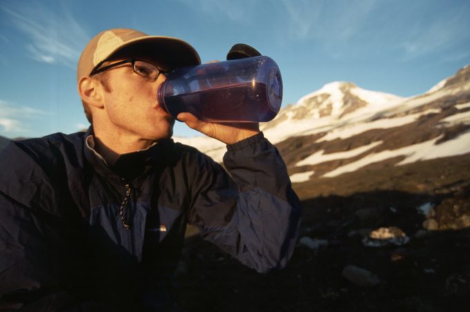 Best Hiking Snacks for Day Hikes and Backpacking
