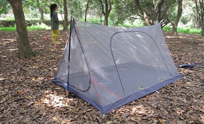 Camping tent with mosquito mesh