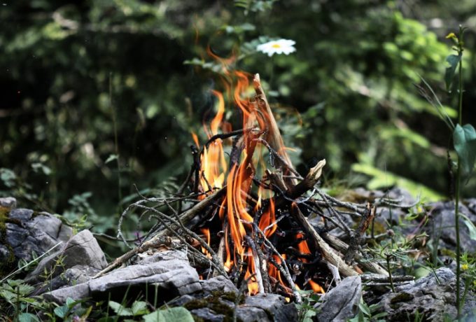 How to Start a Campfire: Basic Knowledge That Can Save Your Life