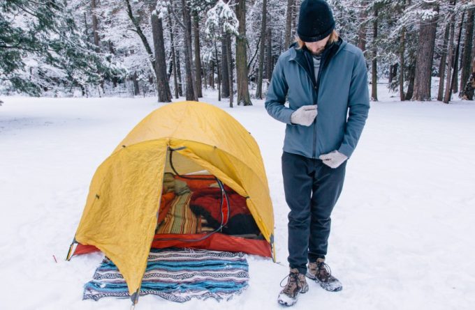 winter camper zipping hoodie